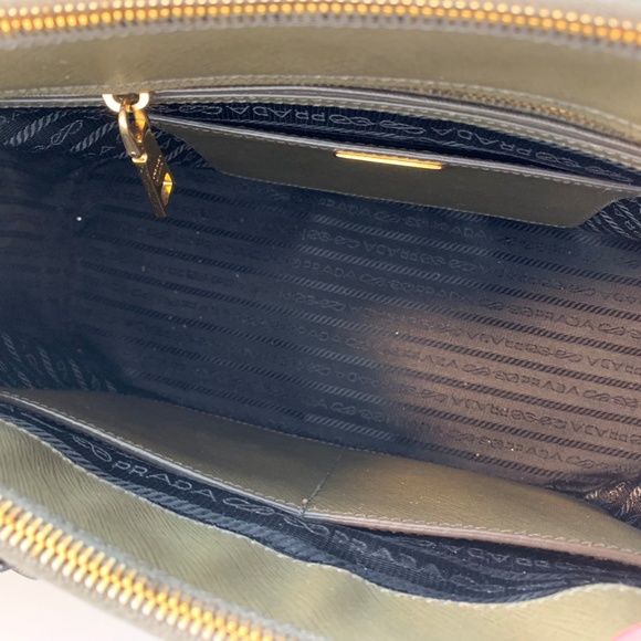 Prada Saffiano Galleria Tote - Picture 4 of 5